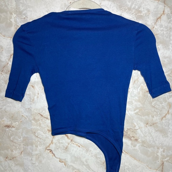 Helmut Lang Women's Blue
Rib Asymmetrical Scoop Neck top size XXS - Picture 3 of 5